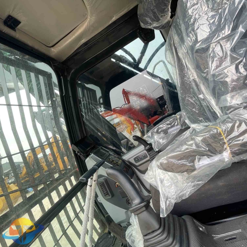 Hyundai 220LC-9S excavator top quality large construction machinery 22 tons machine with powerful engine for sale.