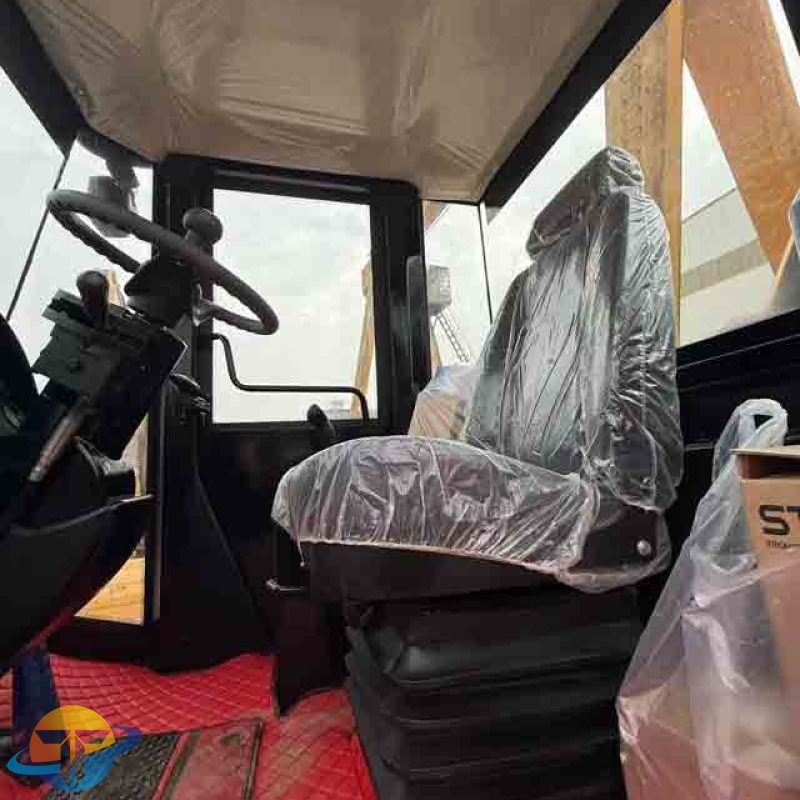 The Caterpillar CAT966H loader is in good condition, has strong power, and is available for immediate sale.