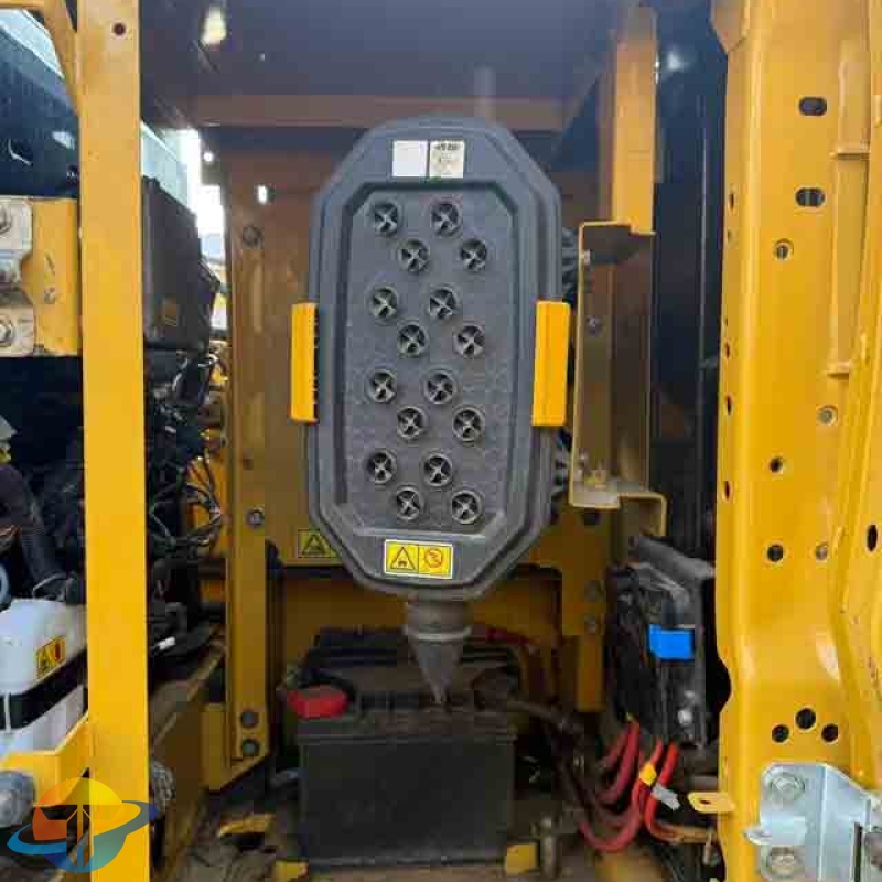 Used Caterpillar CAT323 high-configuration crawler excavator, large tracked excavator, high efficiency, good condition, available for sale.