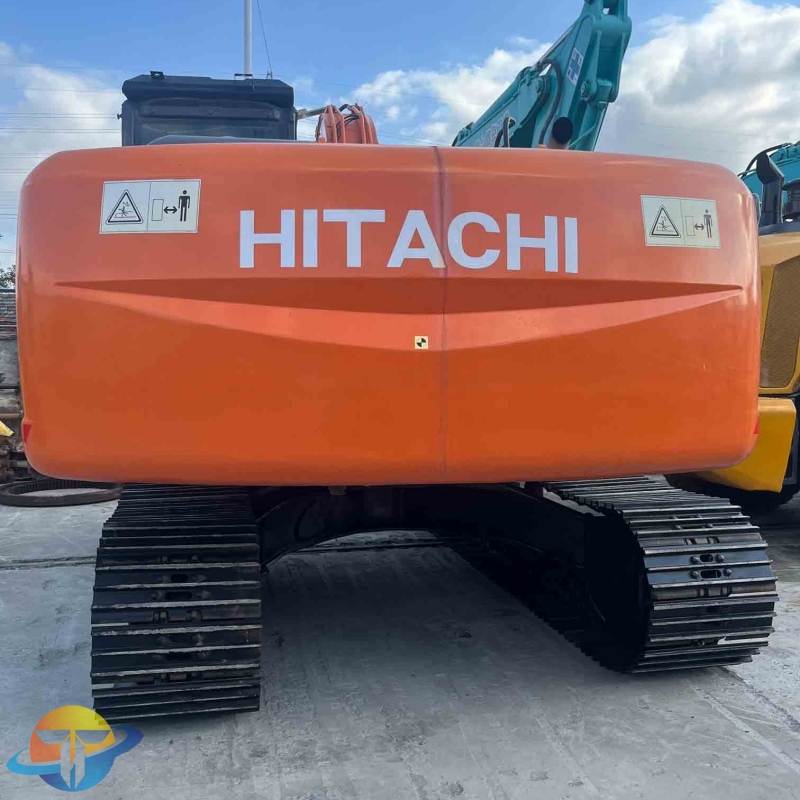 Japanese brand new and hot selling Hitachi 200 excavator, used excavator, hydraulic earthmoving machinery for sale.