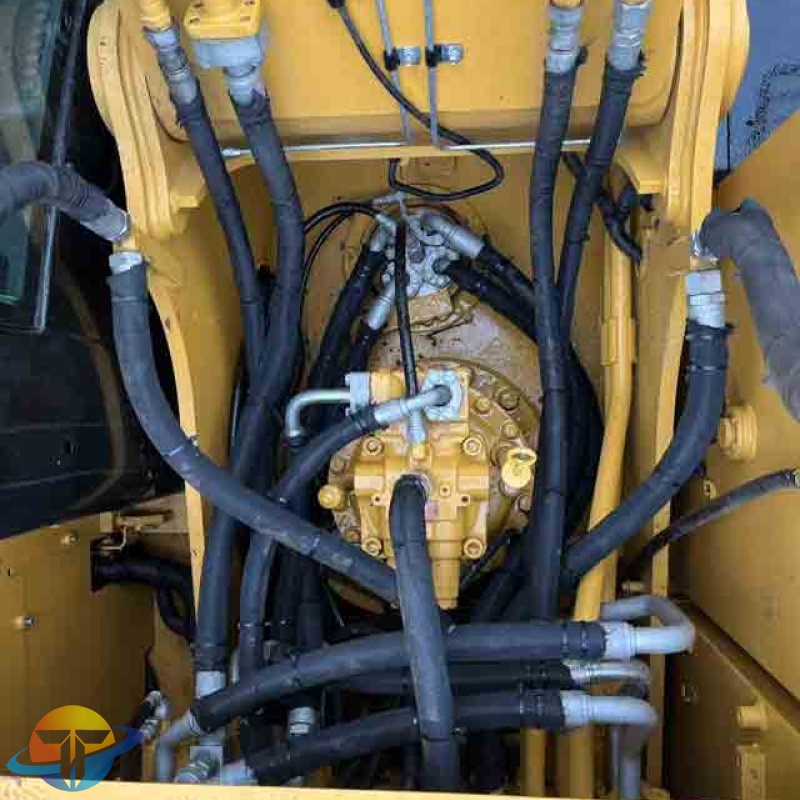 Caterpillar CAT320D2L excavator with C7 engine: High fuel efficiency, low maintenance costs, and available for sale.