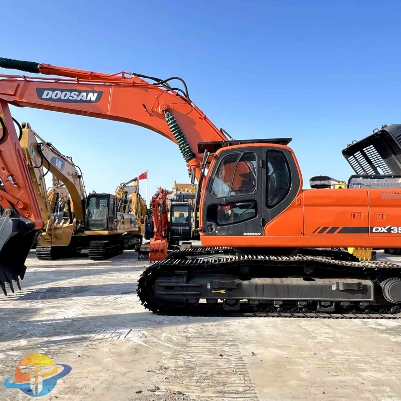 High quality second-hand excavator Doosan DX350LC-9C excavator is hot selling in the whole network with low price and good quality