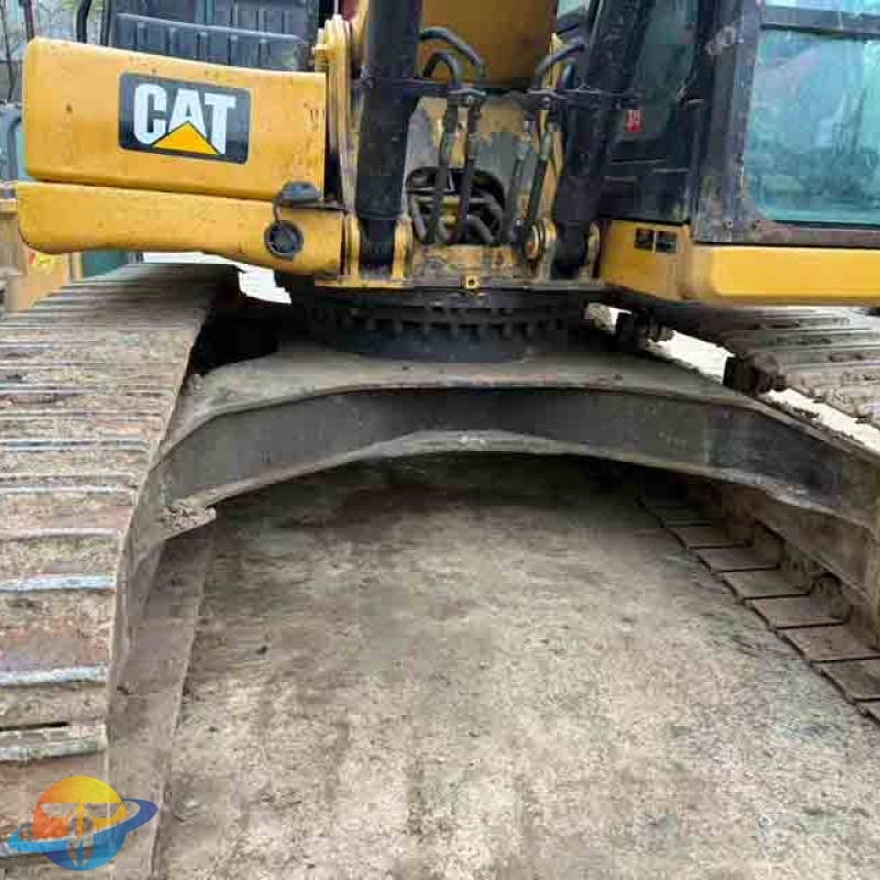 The popular Caterpillar 320 excavator tracked earthmoving equipment is in good condition and available for immediate sale.