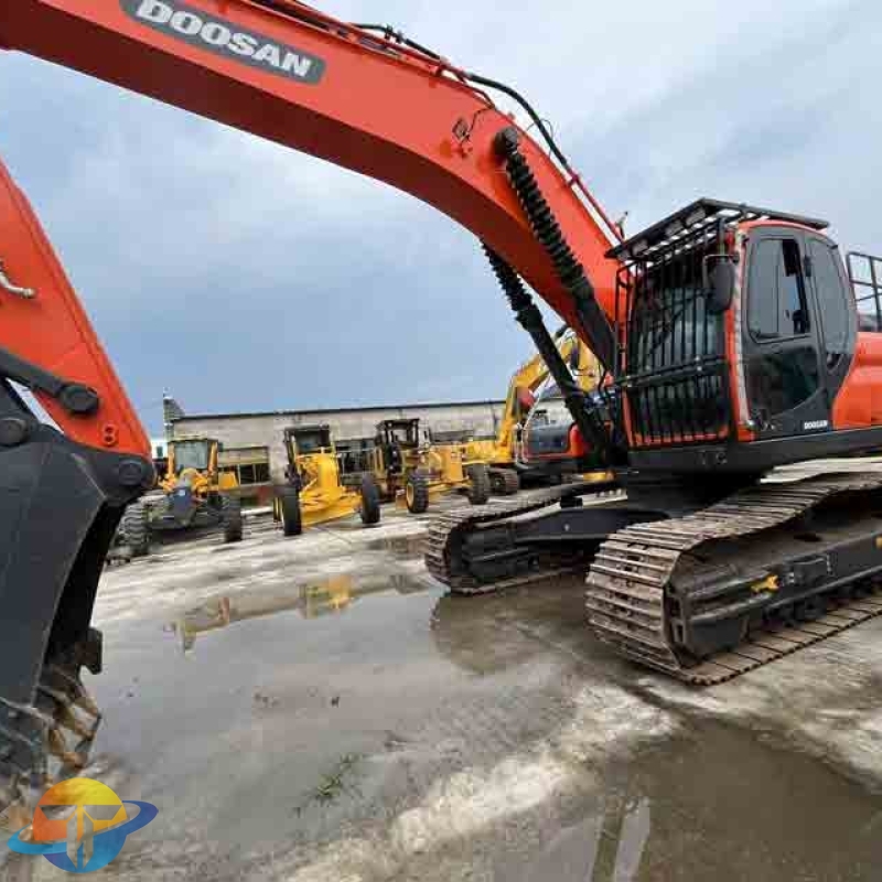 Used Doosan DX340LC-9C excavator durable high quality with core engine low price