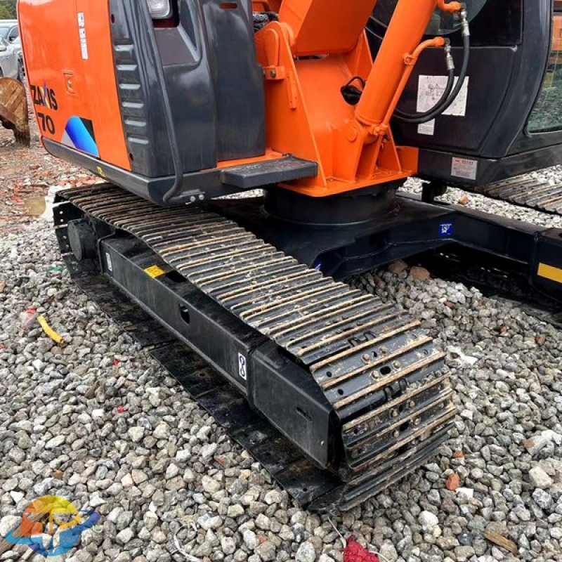 Cheap second-hand Hitachi ZX70 excavator low working time highly recommended