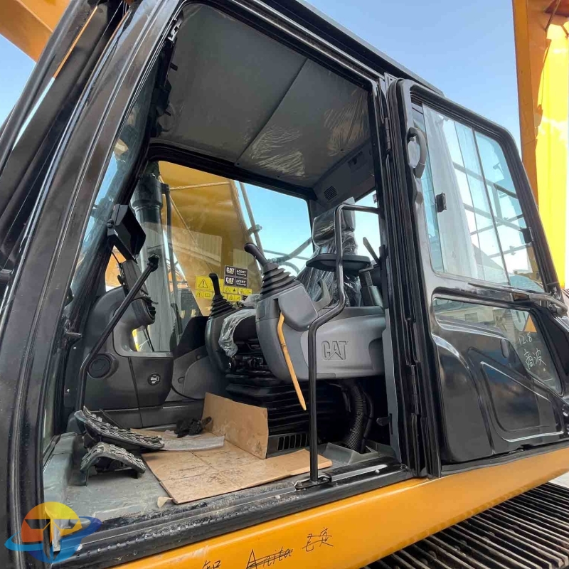 Caterpillar CAT320D2L excavators are known for their exceptional stability and are a globally popular brand. Used excavators are currently in high demand.