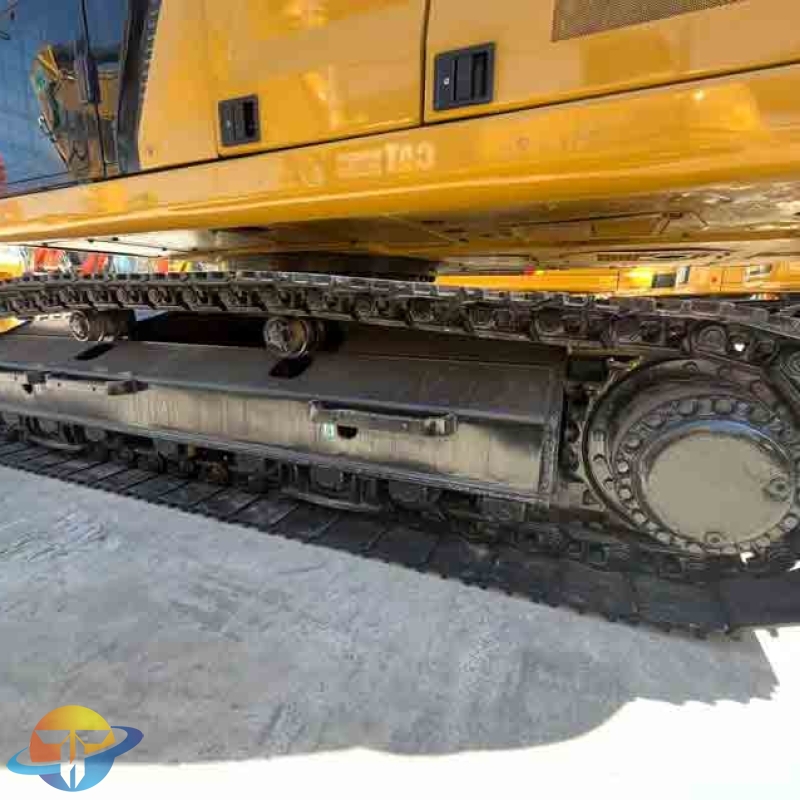 Caterpillar 330 high-spec excavator with strong power output and in good condition; used tracked excavator for sale.