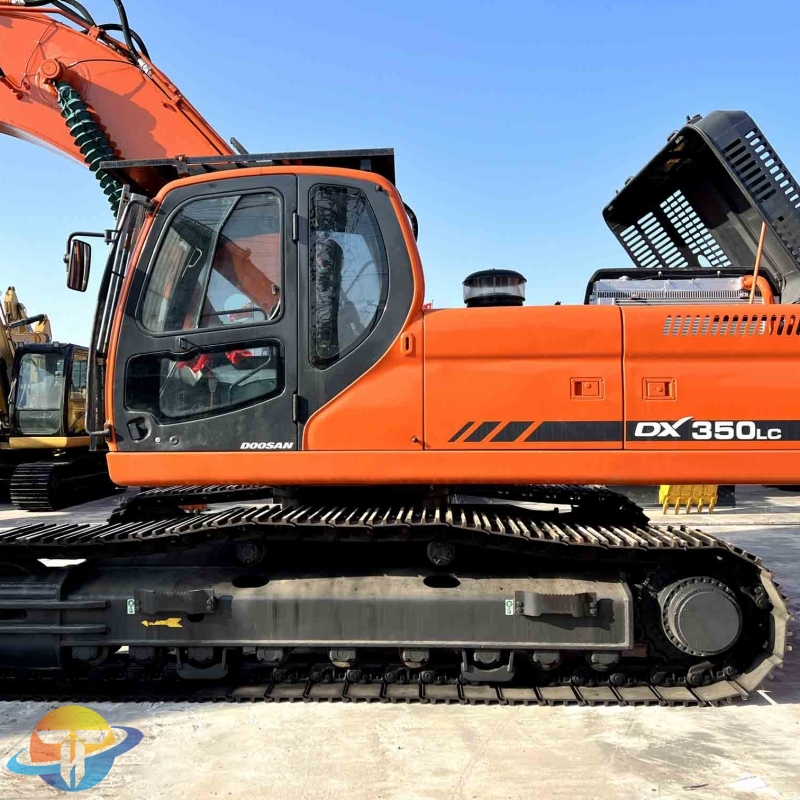 High quality second-hand excavator Doosan DX350LC-9C excavator is hot selling in the whole network with low price and good quality