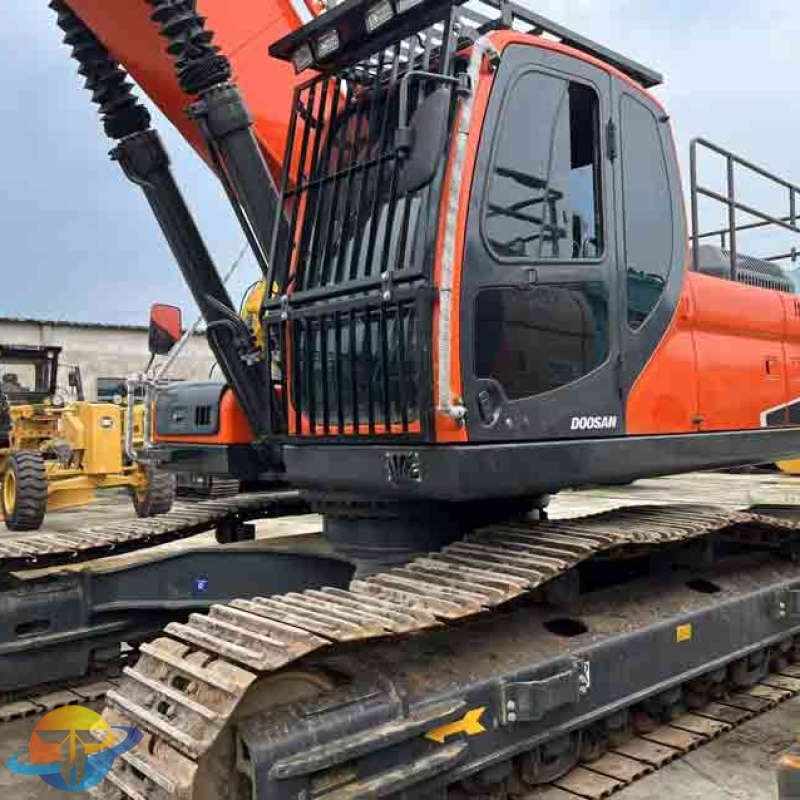 Used Doosan DX340LC-9C excavator durable high quality with core engine low price