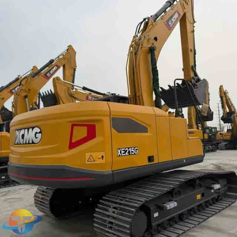 XCMG XE215G excavator with Isuzu Stage II engine and constant power pump, 80 cm crawler tracks in stock.