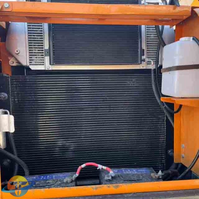 Korean-made popular Hyundai 220LC-9S excavator, used construction machinery, new tracked excavator for sale.