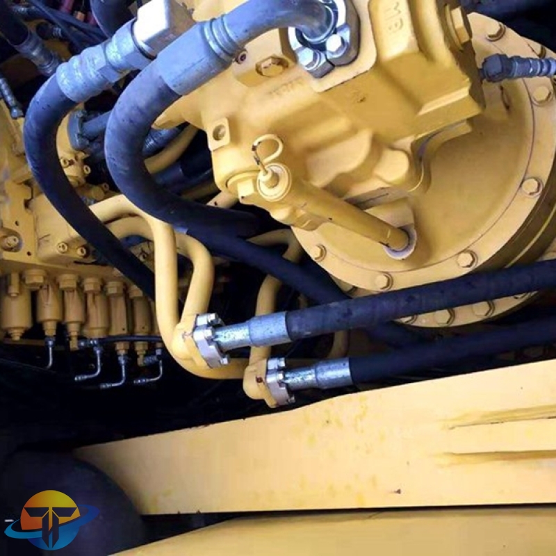 Used Komatsu PC450-7 excavator good quality product less working time