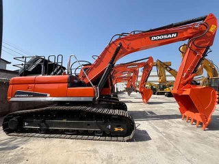 Welcome to consult Doosan DX260LC-9C excavator second-hand machine cheap price