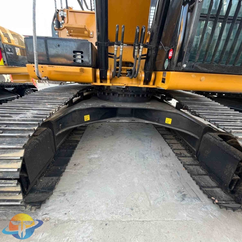 Used Caterpillar CAT320D2L crawler excavator, a globally renowned brand, in good condition and available for sale.