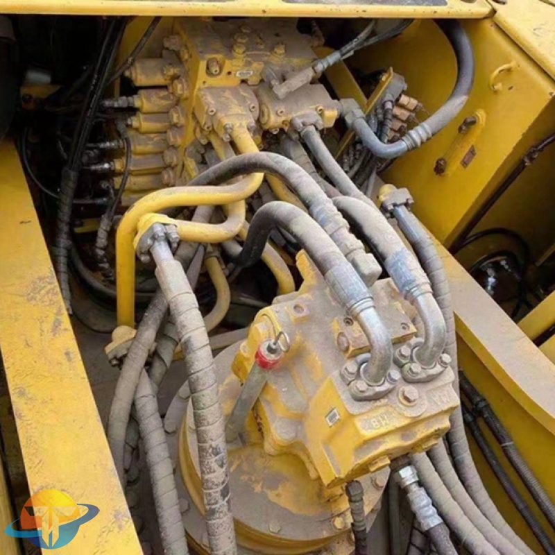 Used Komatsu PC360-7 excavator in excellent condition and for sale at a low price