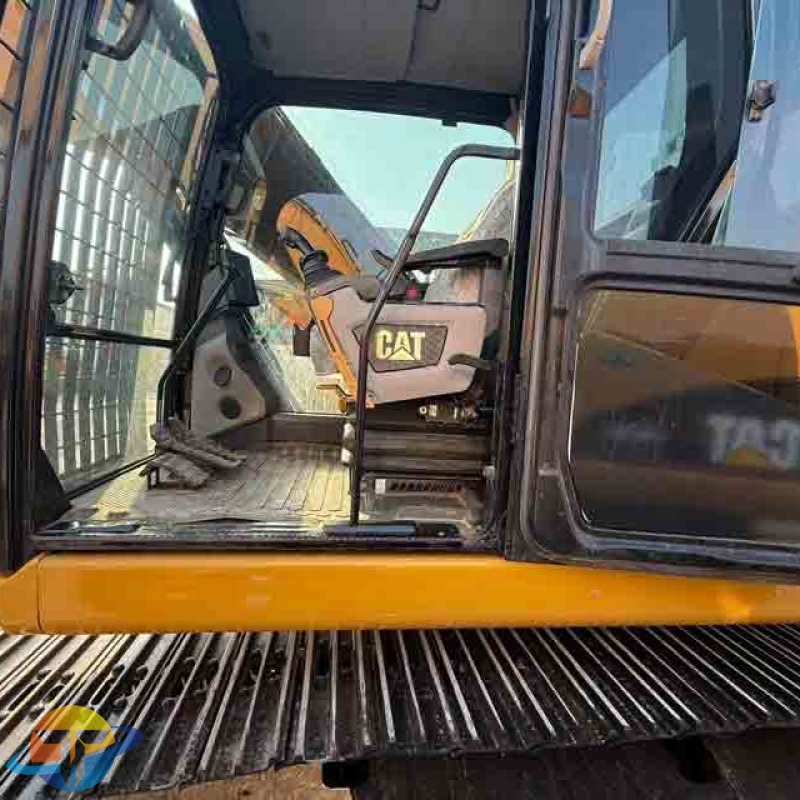Used Caterpillar CAT323 high-configuration crawler excavator, large tracked excavator, high efficiency, good condition, available for sale.