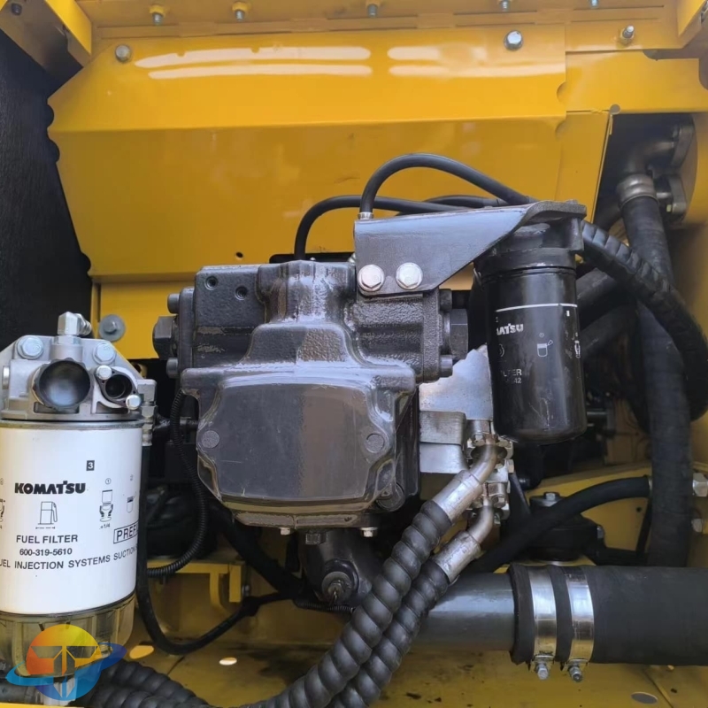 Used heavy equipment Komatsu PC210--8N1 excavator crawler excavator cheap for sale