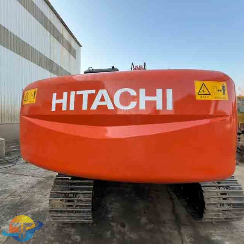 Original used Hitachi 200 excavator, high-quality earthmoving machinery for sale.