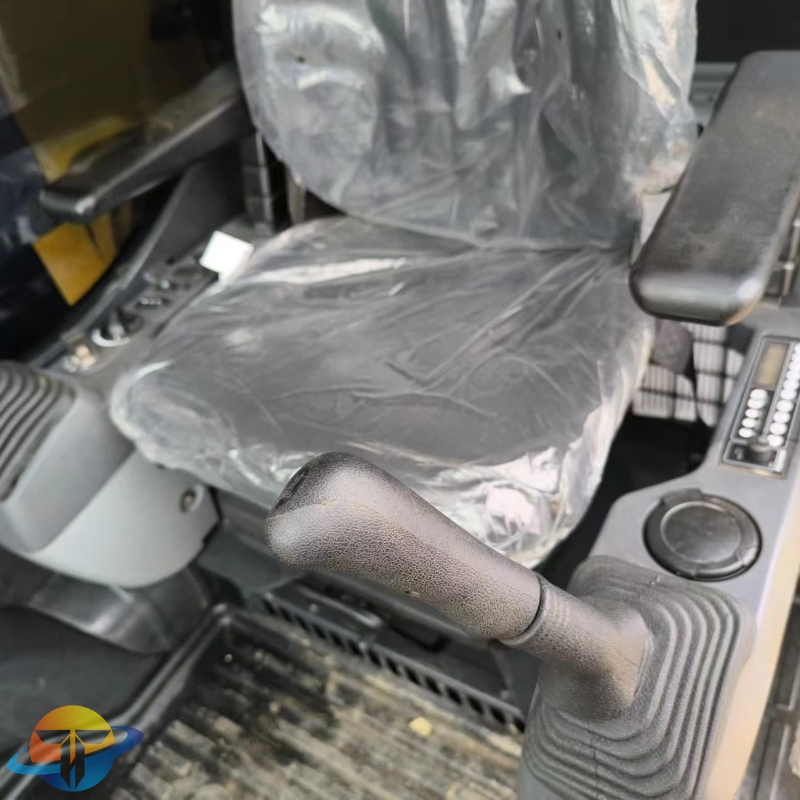 Used heavy equipment Komatsu PC210--8N1 excavator crawler excavator cheap for sale