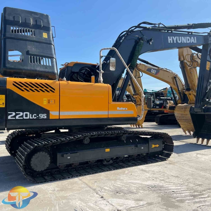 High quality and cost-effective Hyundai 220LC-9S excavator crawler excavator almost new in stock at a low price