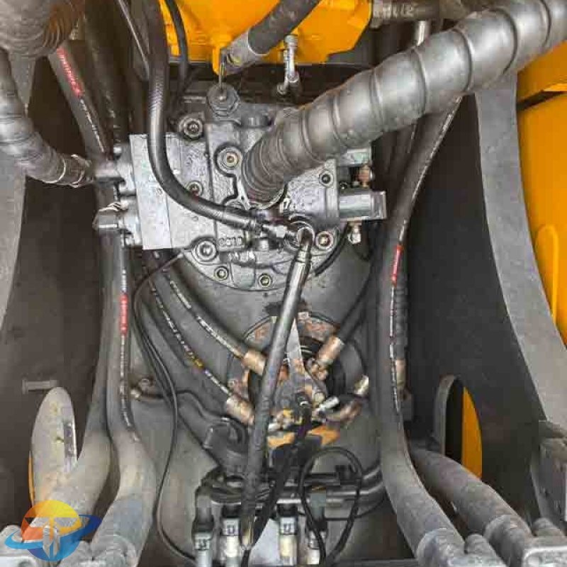 Used Hyundai 220LC-9S excavator (22 tons) from South Korea, original equipment for sale.