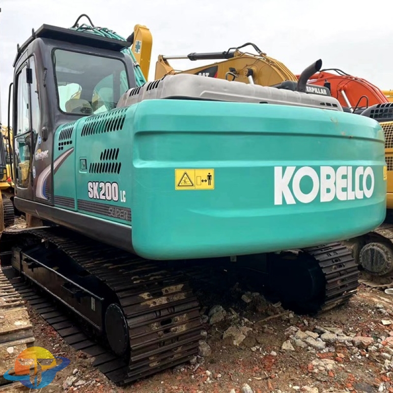 Used Kobelco SK200LC-8 excavator large engineering equipment for sale at a low price