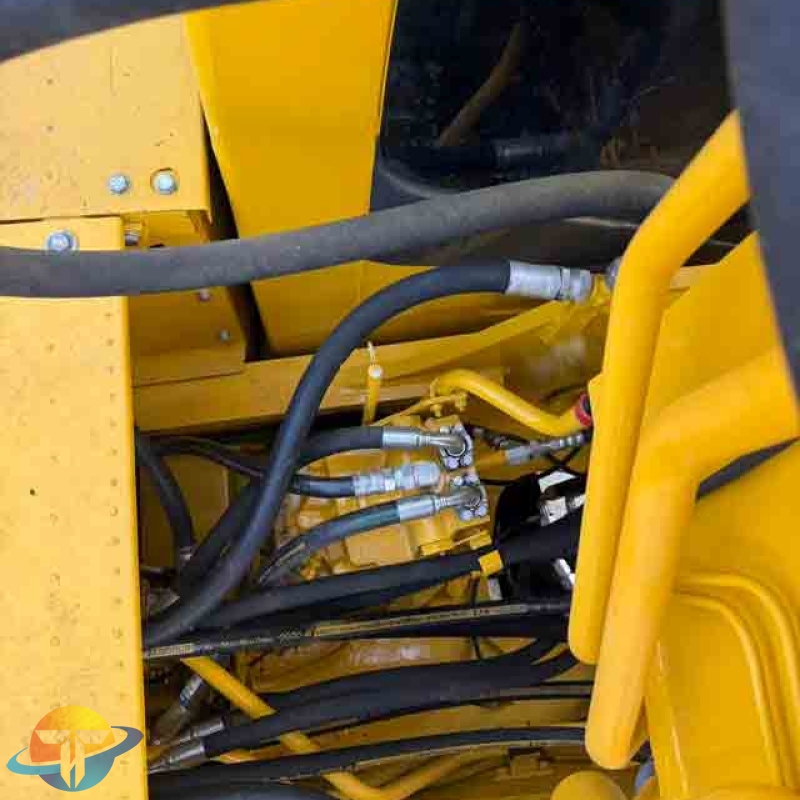 High-quality Komatsu PC200 excavator, used construction equipment, is selling well worldwide.