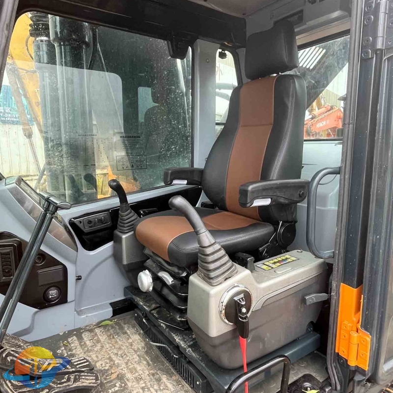 Hyundai 220LC-9C original Korean second-hand crawler excavator with good maintenance and high quality with engine, transmission and gear for sale.
