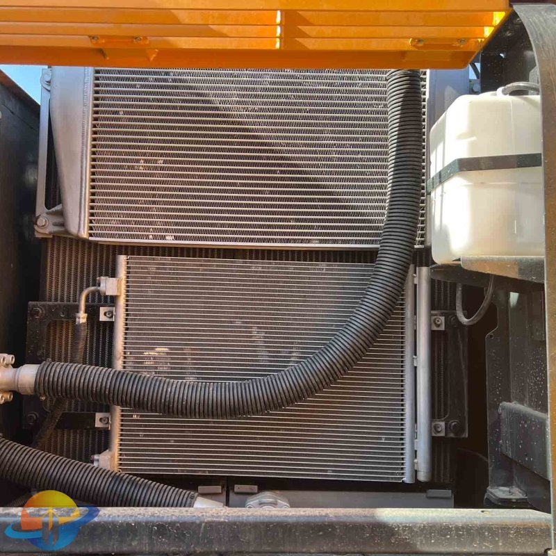 High quality and cost-effective Hyundai 220LC-9S excavator crawler excavator almost new in stock at a low price