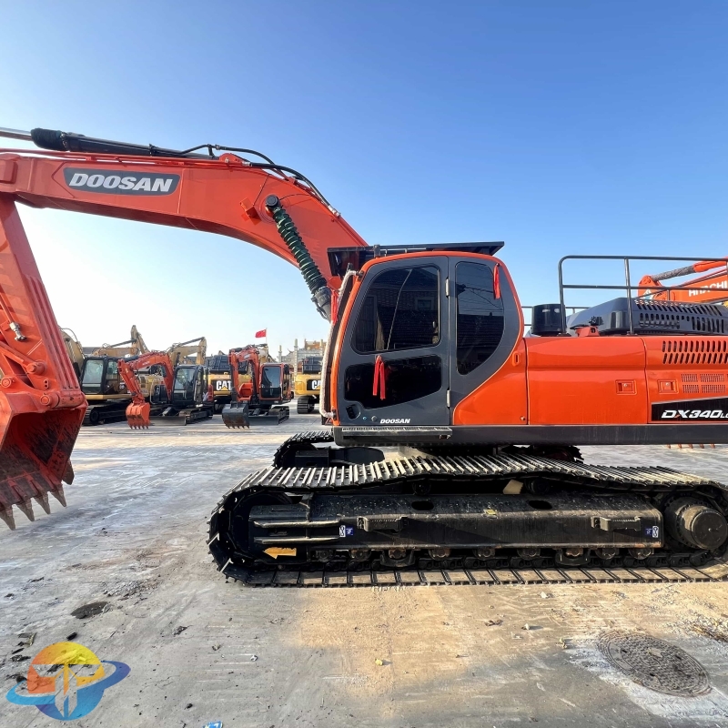 Low price Doosan DX340LC-9C excavator second-hand excavator with low working hours and quality assurance