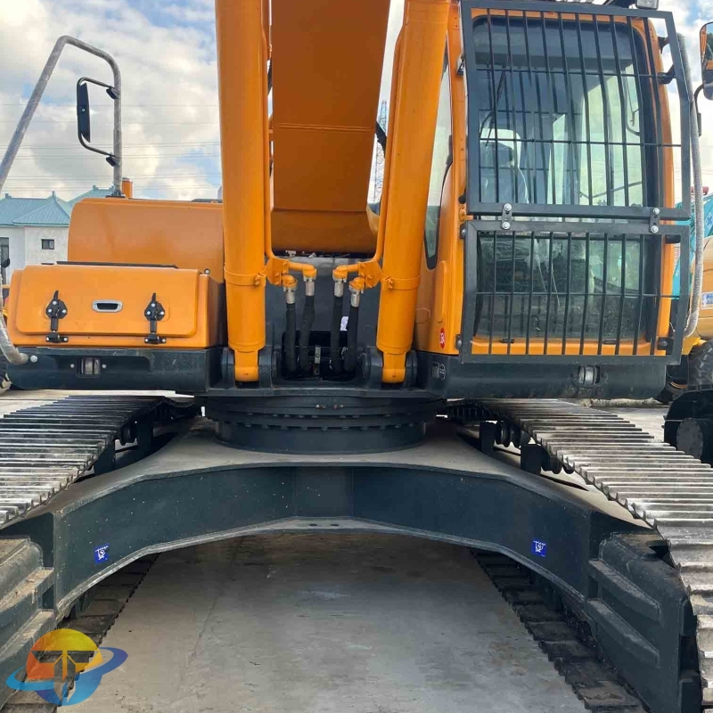 Hot selling brand Hyundai 305LC-9T excavator with high quality for sale with core components hydraulic construction machinery for sale.