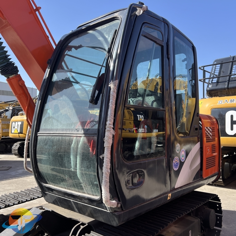 Second-hand machine ultra-low working hours CHITACHI ZX70 excavator original paint crawler excavator for sale