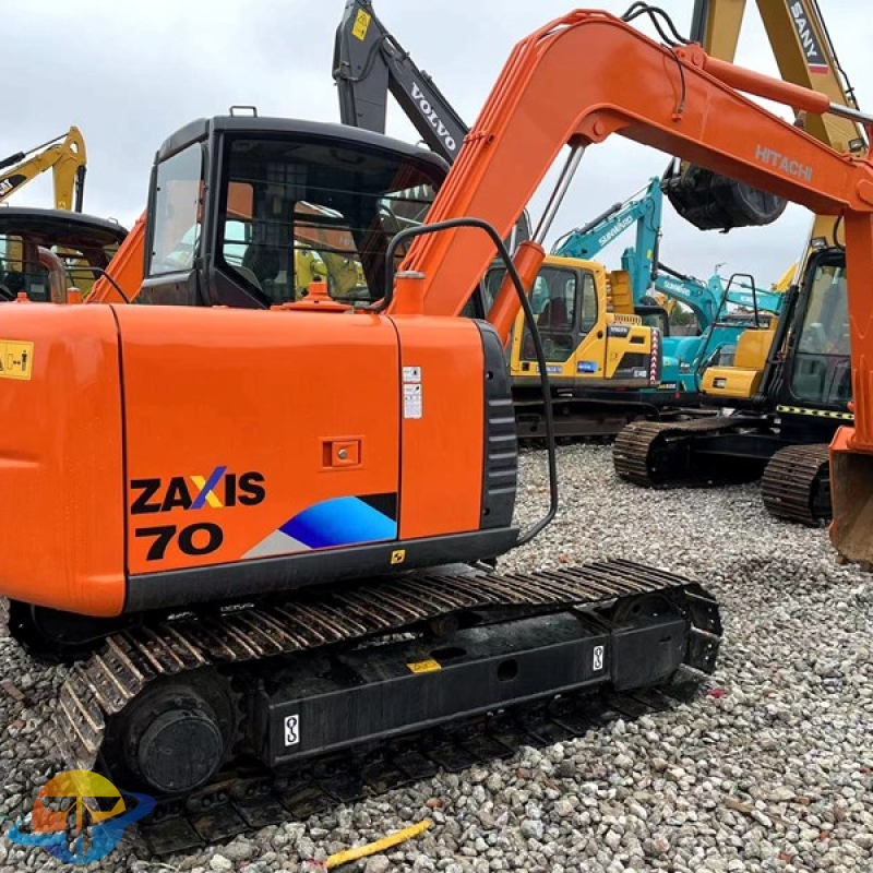Cheap second-hand Hitachi ZX70 excavator low working time highly recommended