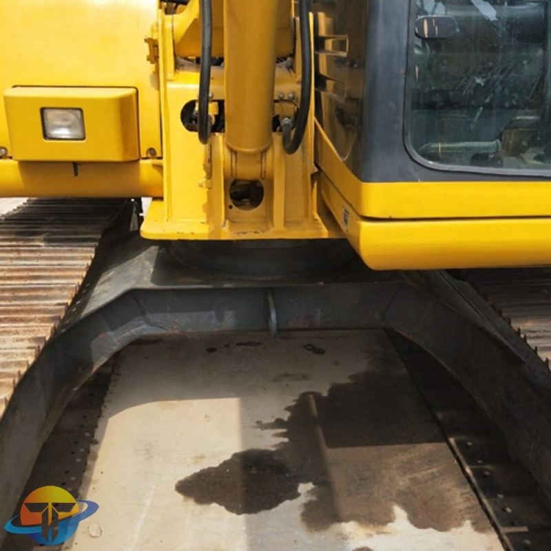 Used Komatsu PC60-7 excavator in good condition and acceptable price