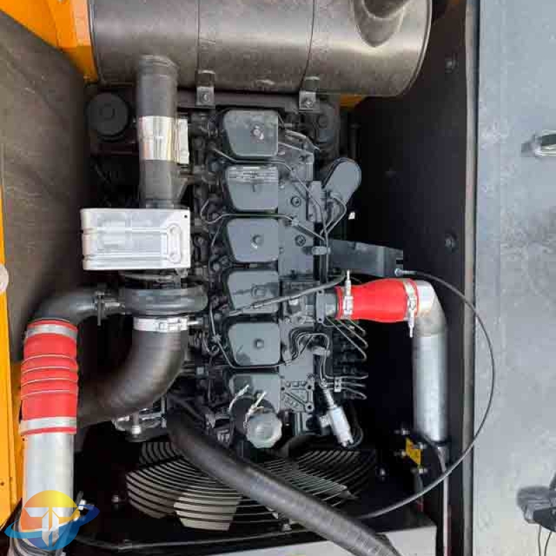 Hyundai HX220S excavator, high performance, in good condition, ready for construction use and for sale.