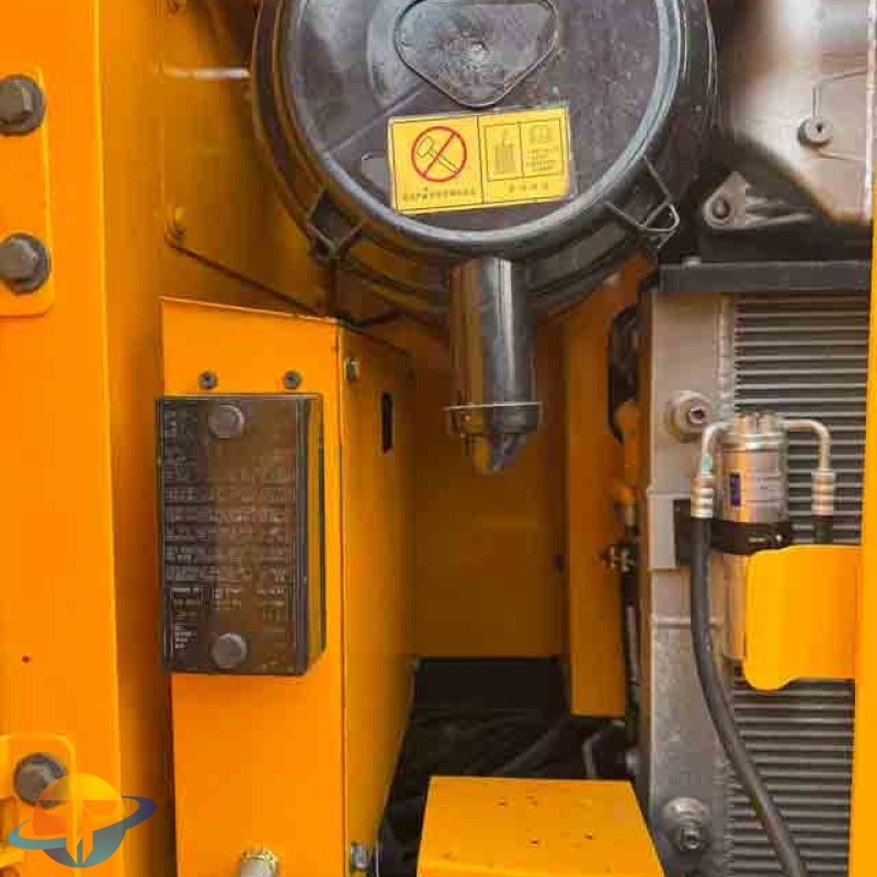 Used Hyundai 220LC-9S excavator (22 tons) from South Korea, original equipment for sale.