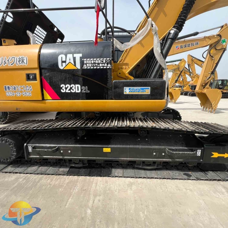 Famous excavator brand Caterpillar used excavator CAT323D2L excavator now for sale with high quality