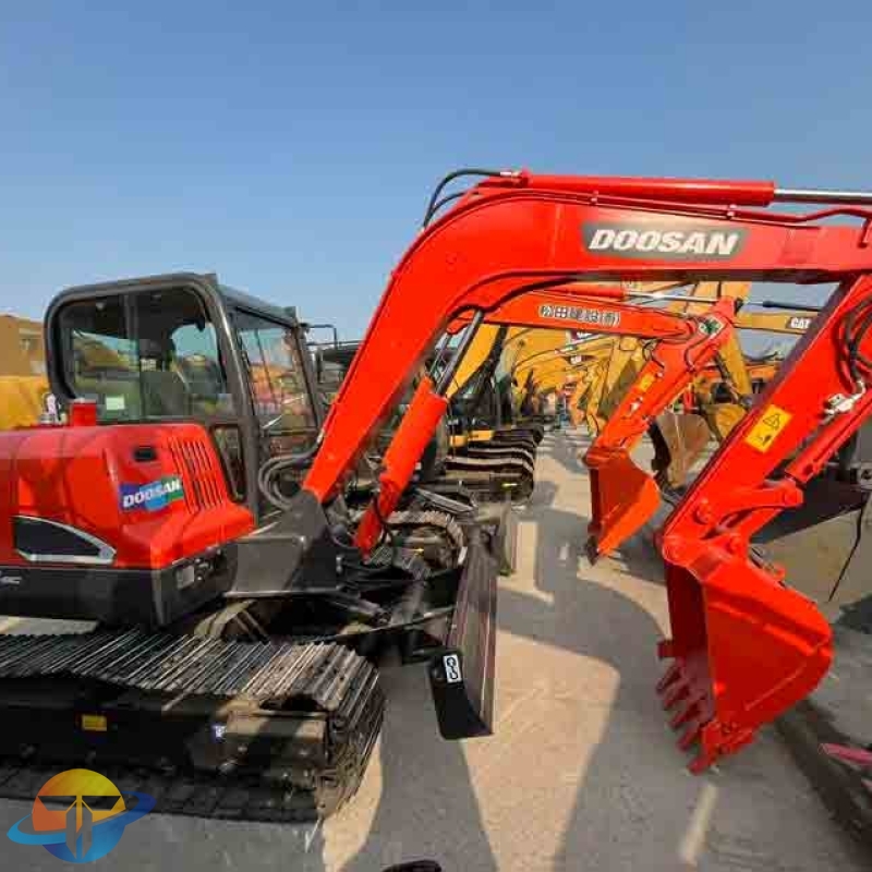 Used Doosan DX60-9C hydraulic mini excavator, suitable for small industrial projects. High quality, available for sale.