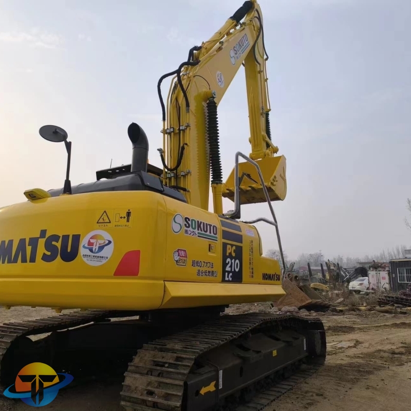 Used heavy equipment Komatsu PC210--8N1 excavator crawler excavator cheap for sale