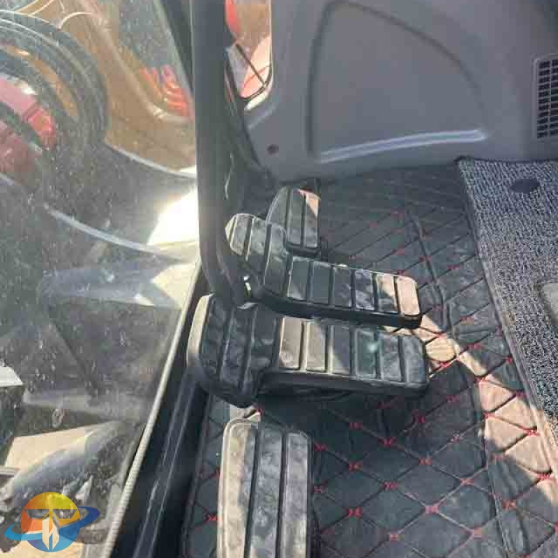 Used Doosan DX60-9C hydraulic mini excavator, suitable for small industrial projects. High quality, available for sale.