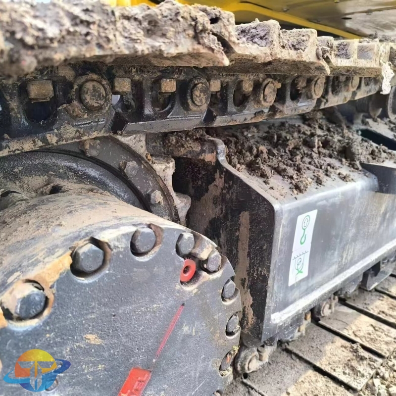 Second-hand high quality Komatsu PC210LC excavator most popular machine spot low price