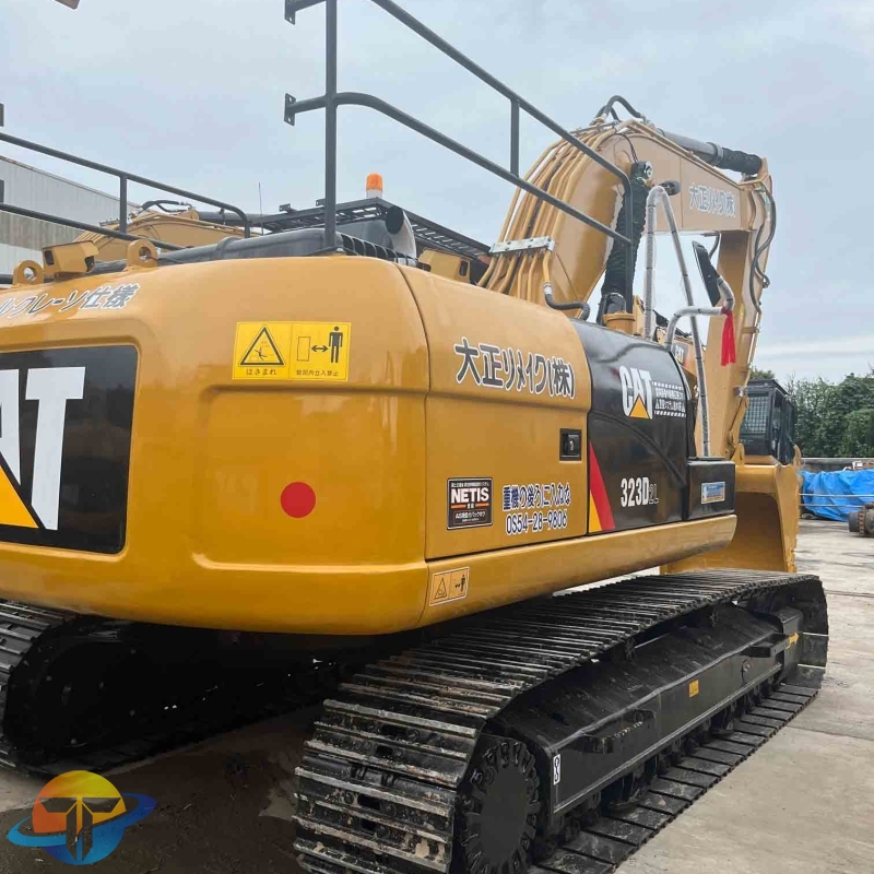 Caterpillar 323D2L Excavator Used Equipment Heavy Machinery Crawler Excavator in good condition for sale.