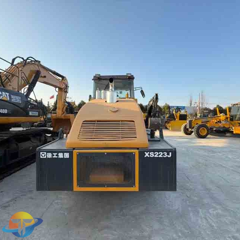 High-performance used XCMG XS223J road roller/wheel loader, ideal for heavy-duty projects, for sale.