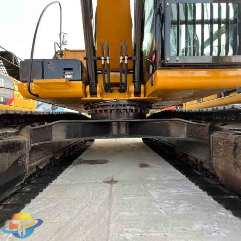 Original Caterpillar CAT320D2L excavator, used in construction, in good condition and for sale.