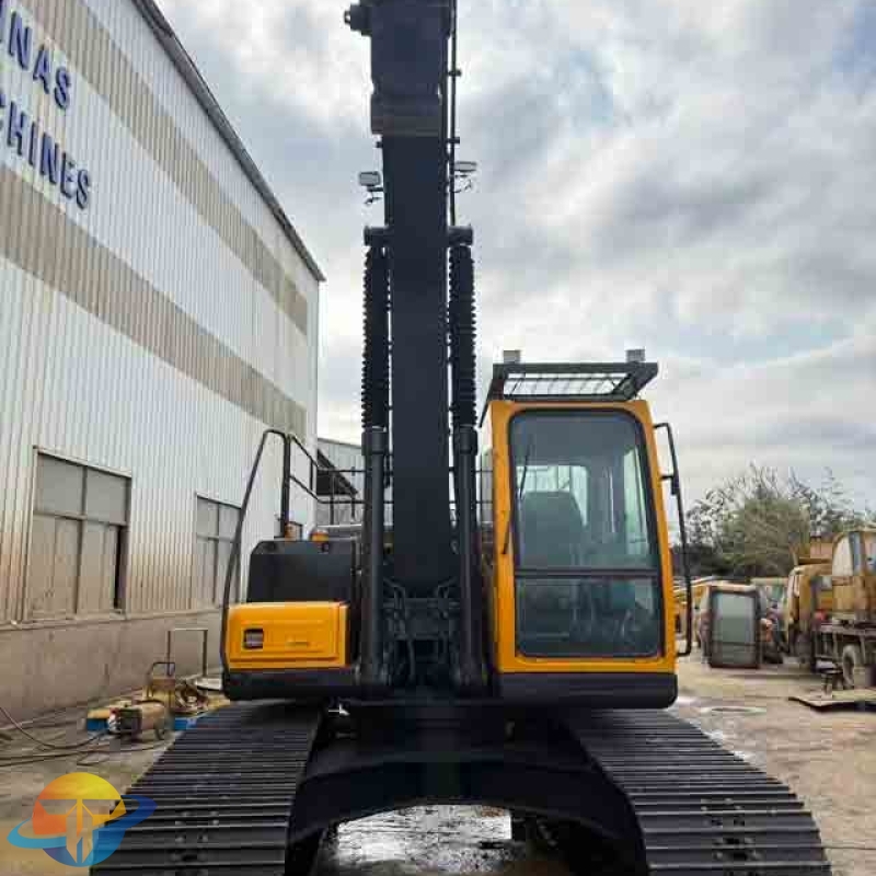 Used Hyundai 220LC-9S excavator (22 tons) from South Korea, original equipment for sale.
