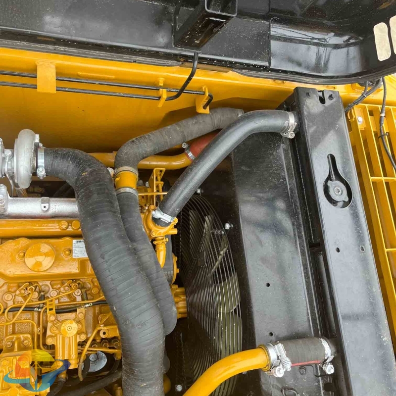 2022 Japanese original Caterpillar 323D2L direct injection excavator heavy machinery used excavator for sale.