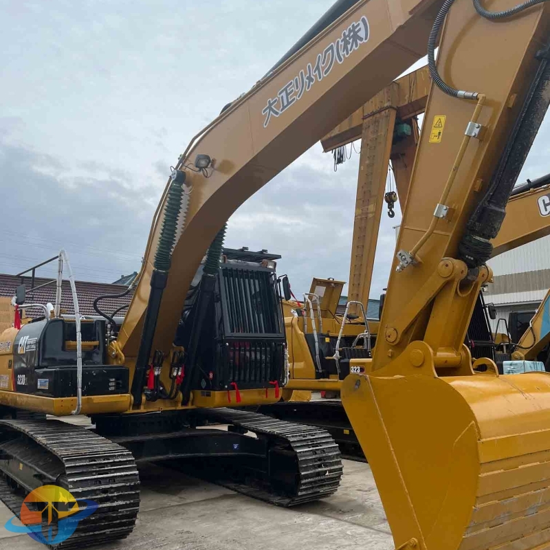 Caterpillar 323D2L Excavator Used Equipment Heavy Machinery Crawler Excavator in good condition for sale.