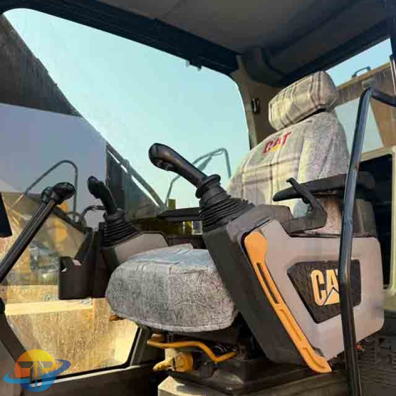 Used Caterpillar CAT323 high-configuration crawler excavator, large tracked excavator, high efficiency, good condition, available for sale.