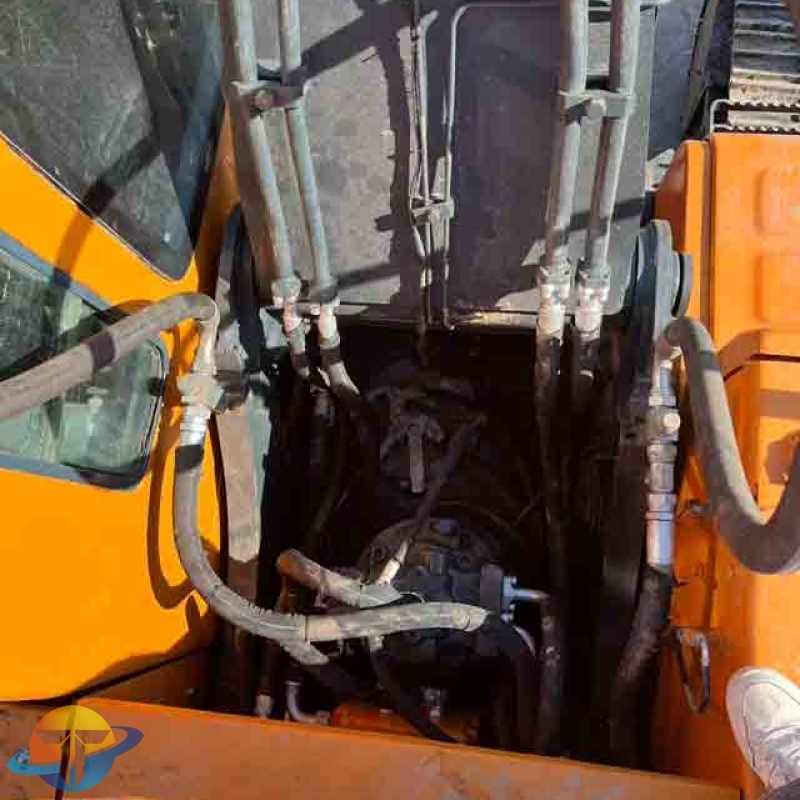 Korean-made popular Hyundai 220LC-9S excavator, used construction machinery, new tracked excavator for sale.