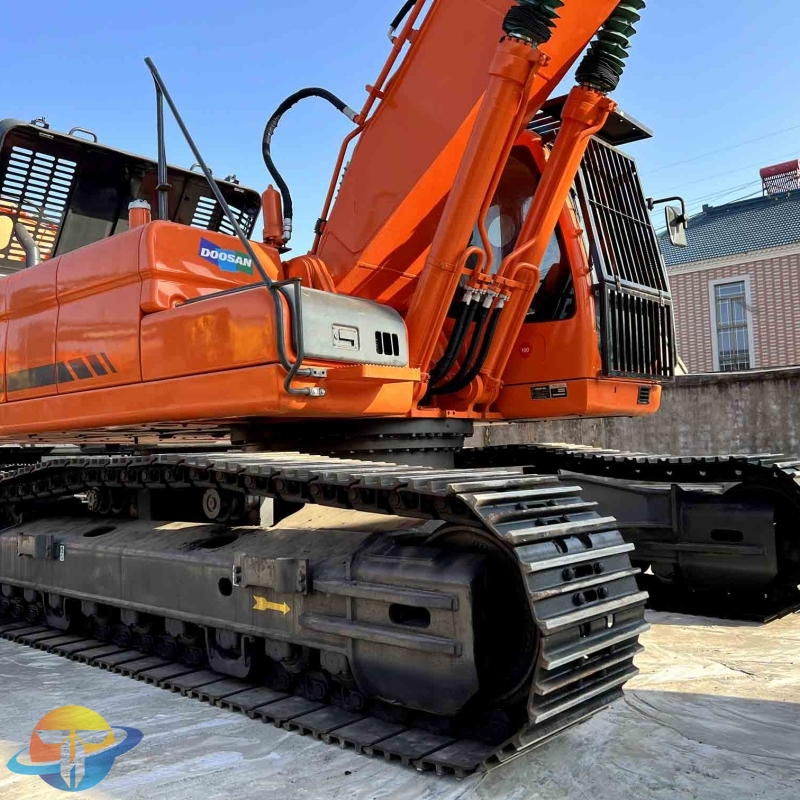 High quality second-hand excavator Doosan DX350LC-9C excavator is hot selling in the whole network with low price and good quality